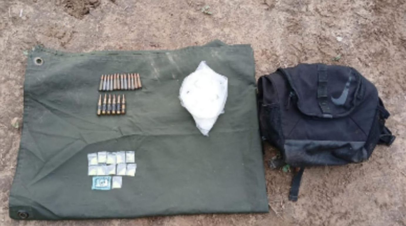 Una mochila con droga, un arma larga y municiones son asegurados en Eldorado