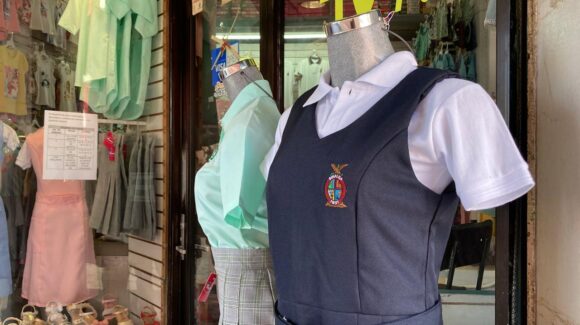 ¡El ahorro es de más de $950! Esto incluyen los paquetes de uniformes y útiles escolares gratuitos en Sinaloa