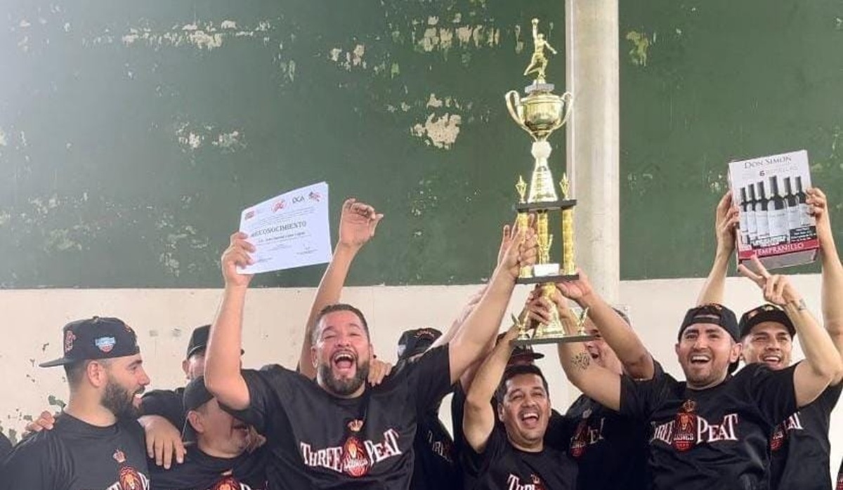 Academia Leones es tricampeón de la Liga Oficial de Baloncesto de Veteranos