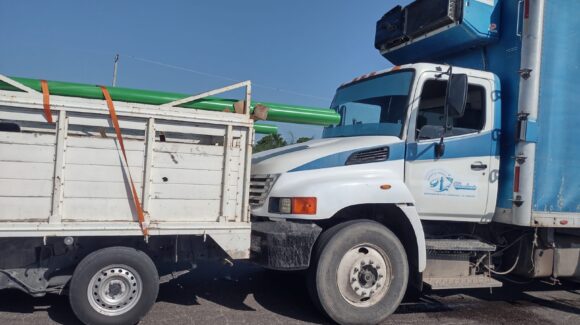 Accidente múltiple en el libramiento oriente de Los Mochis deja cinco personas lesionadas