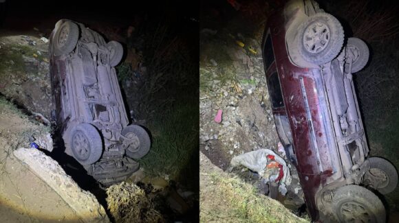 Conductor de una vagoneta pierde el control y termina dentro de un canal en Los Mochis
