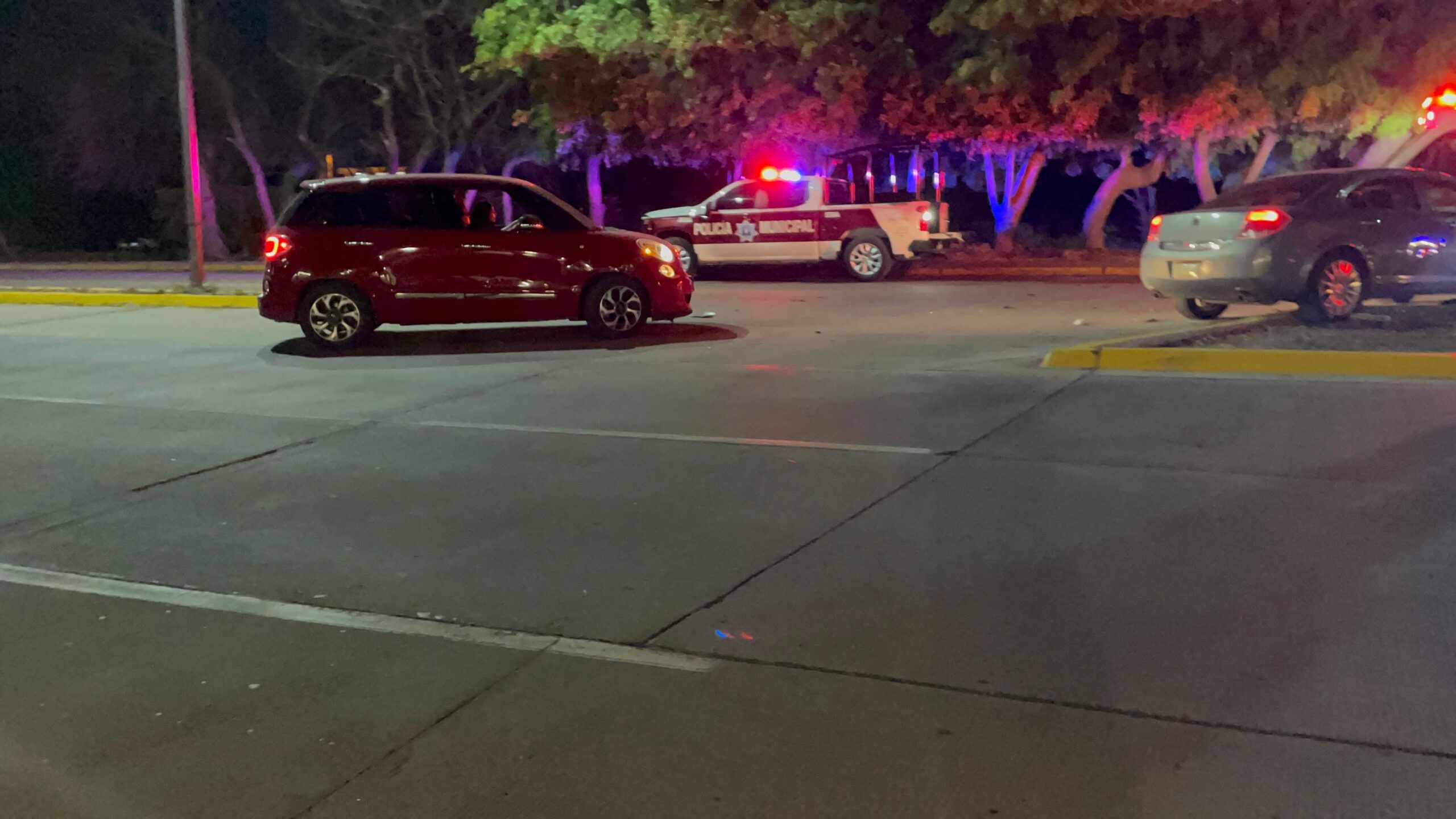 Motociclista se accidenta en el fraccionamiento San Fernando en Los Mochis