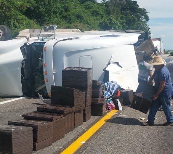 Accidente en la Tepic-Mazatlán