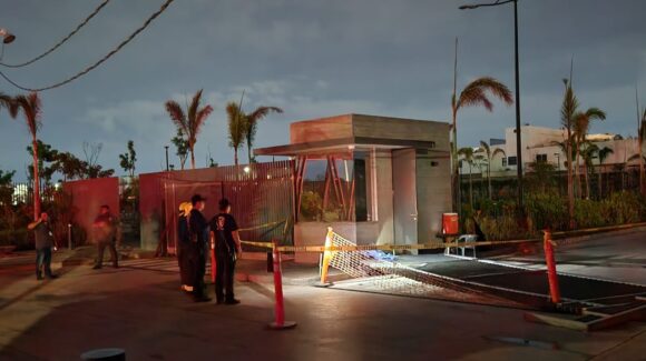 Hombre de la tercera edad muere tras caerle un portón metálico en Valle Alto, Culiacán