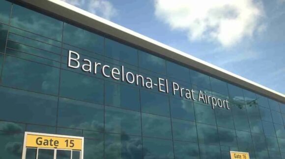 Para no perder el vuelo, padres dejan a su hijo de 10 años solo en aeropuerto de España