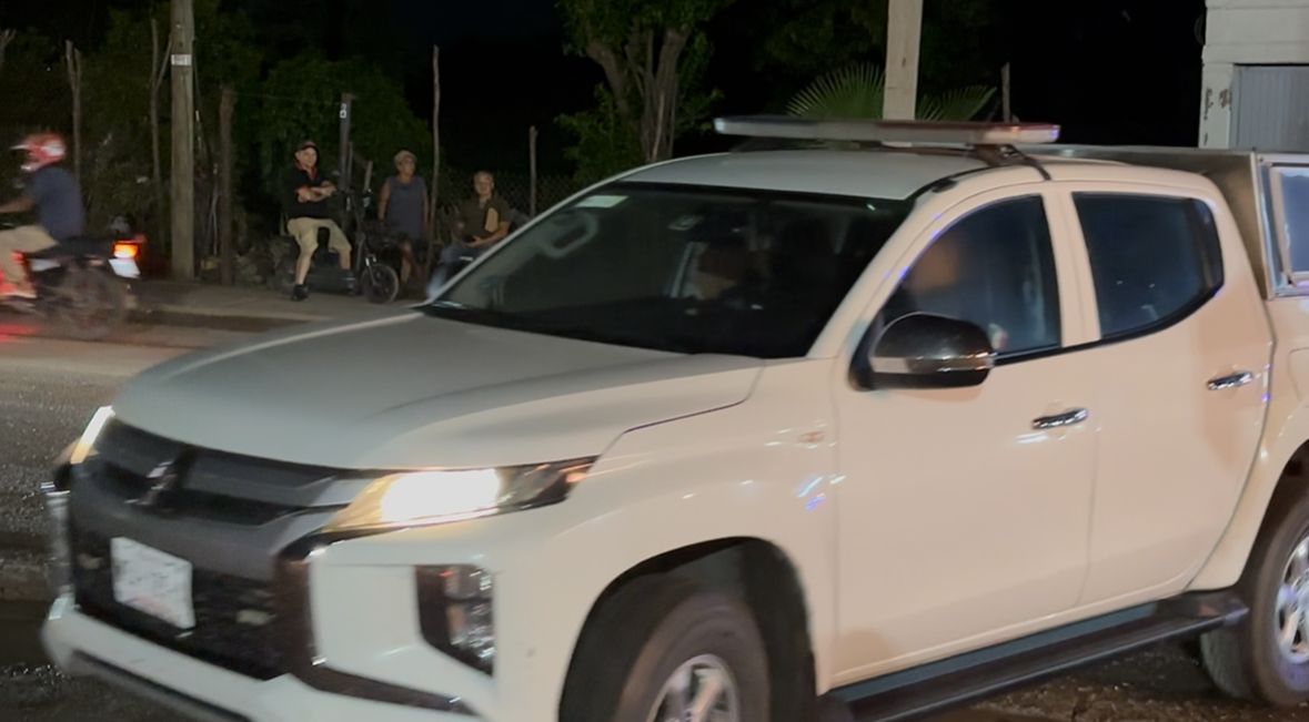 Arriban agentes y peritos de la FGR a salón sitiado en Loma de Rodriguera