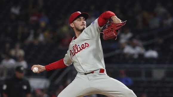 El mexicano Alan Rangel luce con relevo en blanco con los Phillies de Philadelphia