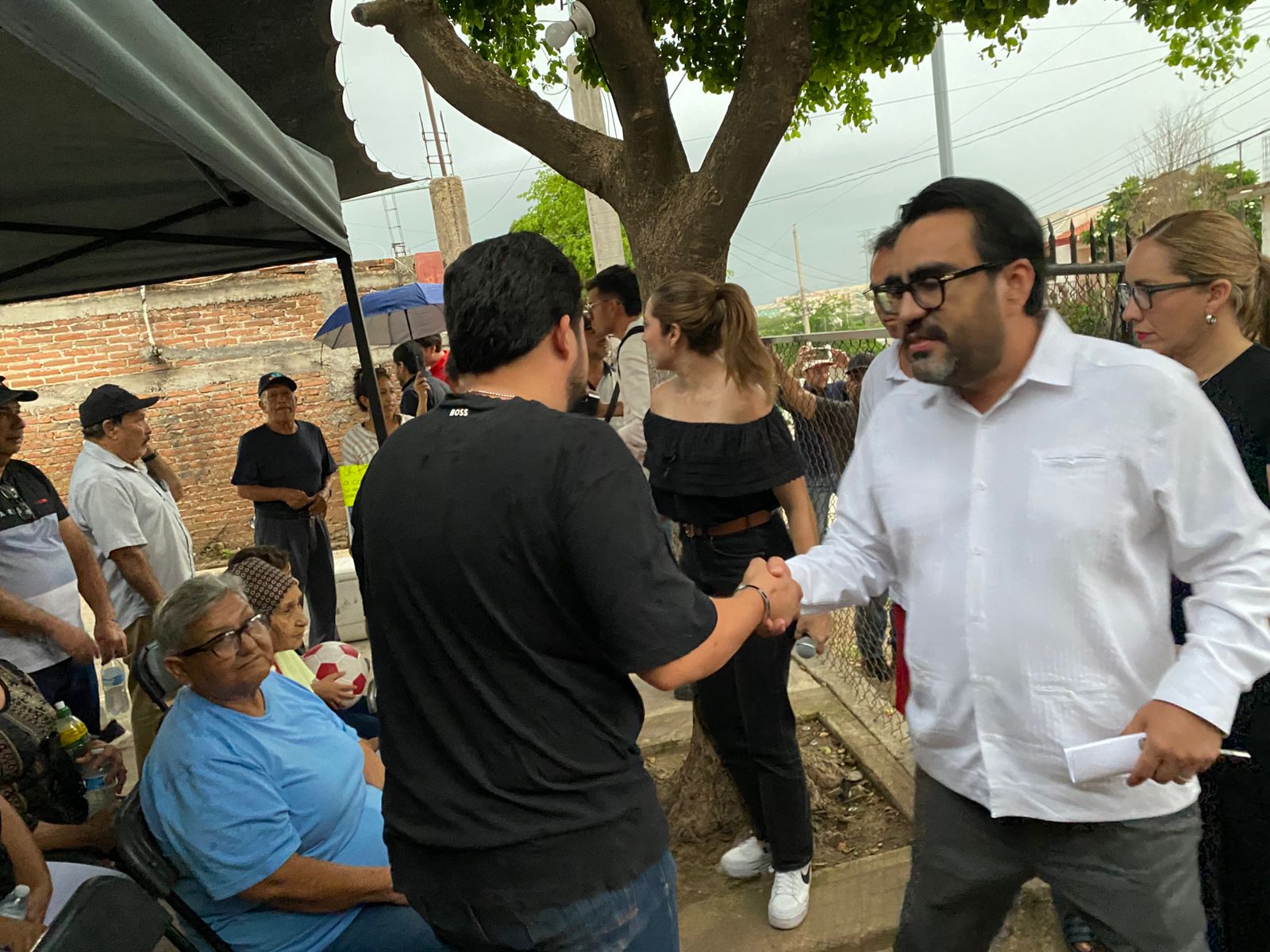 Pavimentaciones en la colonia Buena Vista de Culiacán
