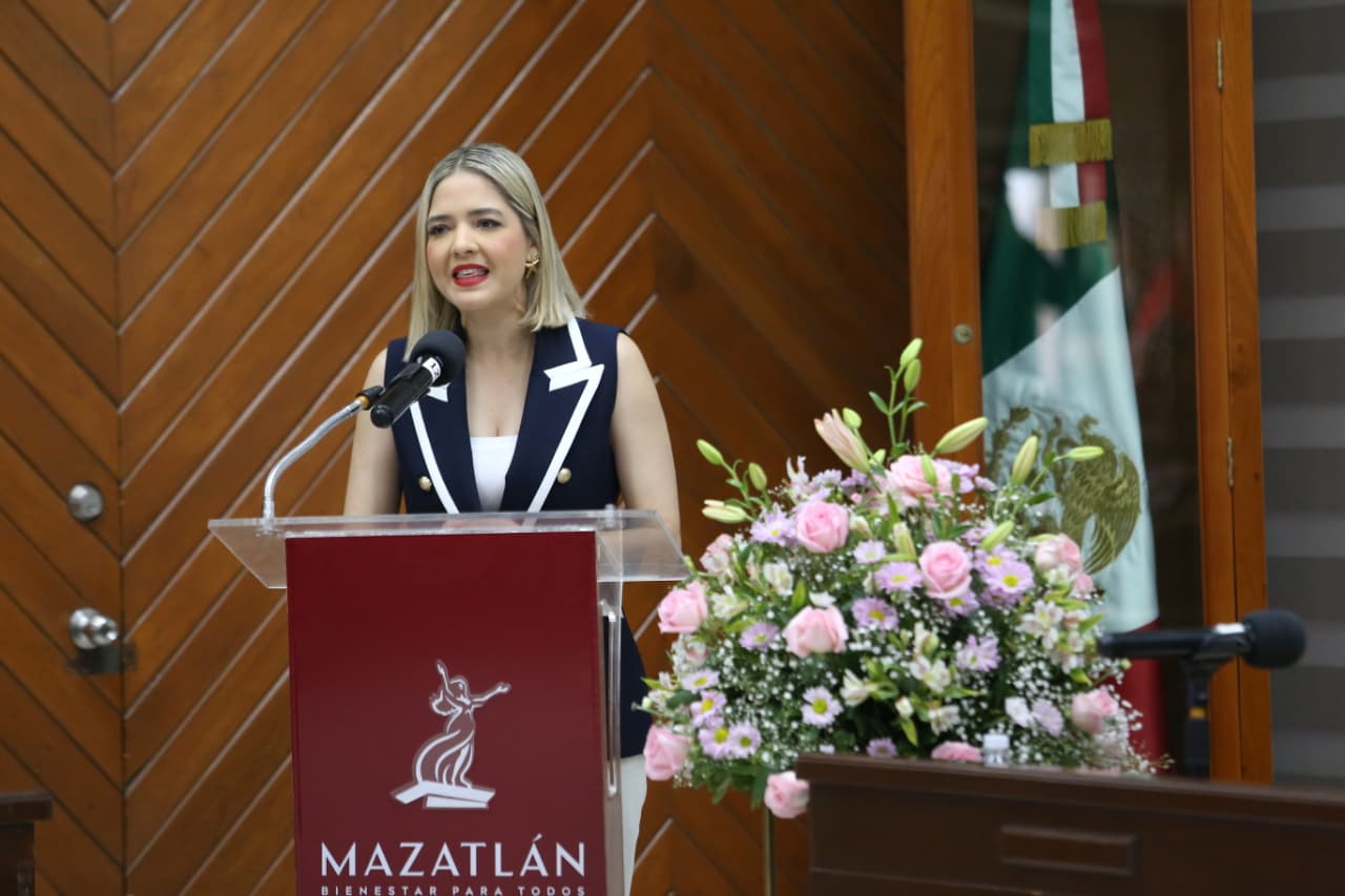 alcaldesa en cabildo juvenil de mazatlan