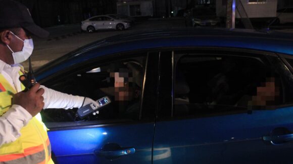 Sancionan a 24 conductores por alcohol al volante en Mazatlán