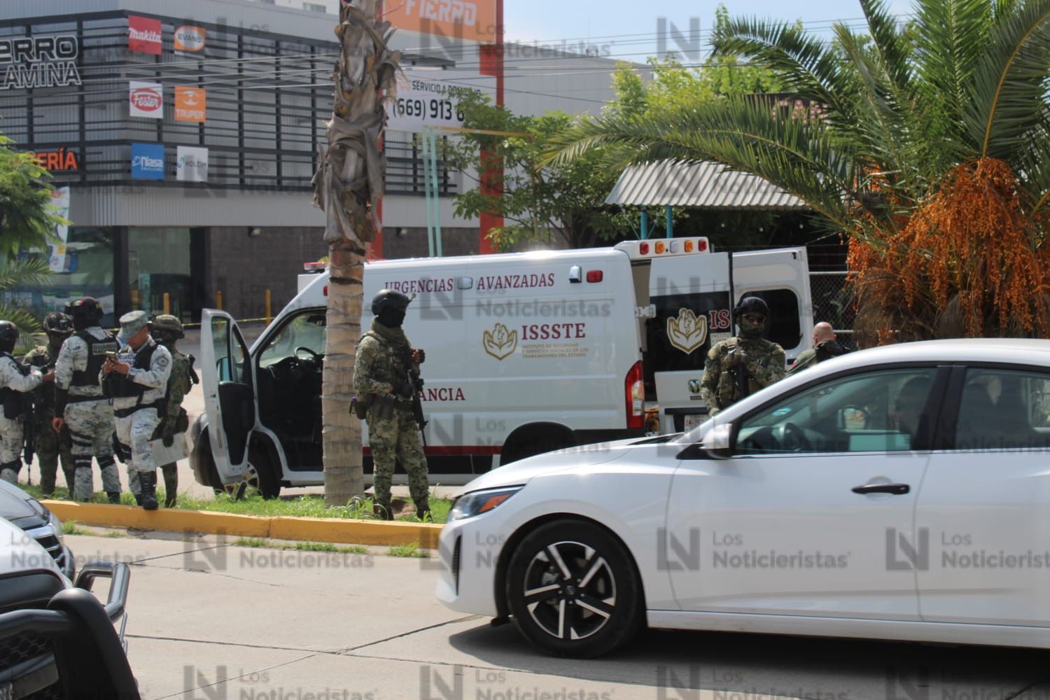 Ambulancia Issste interceptada en Mazatlán