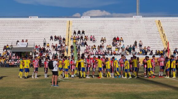 Chivas se lleva el juego de leyendas ante el América en Los Mochis
