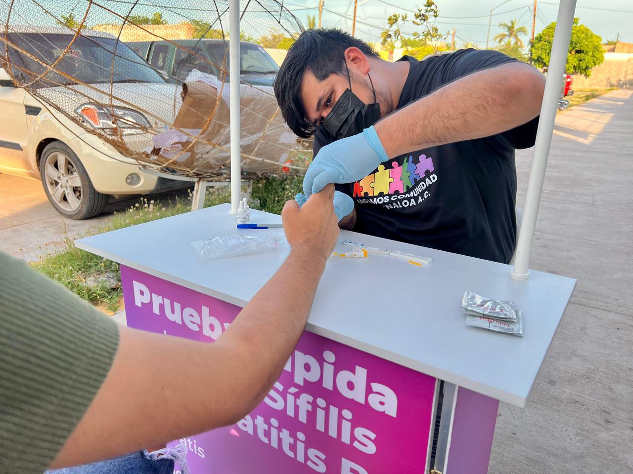 aplicación de pruebas rápidas para la detección de VIH, sífilis y hepatitis C