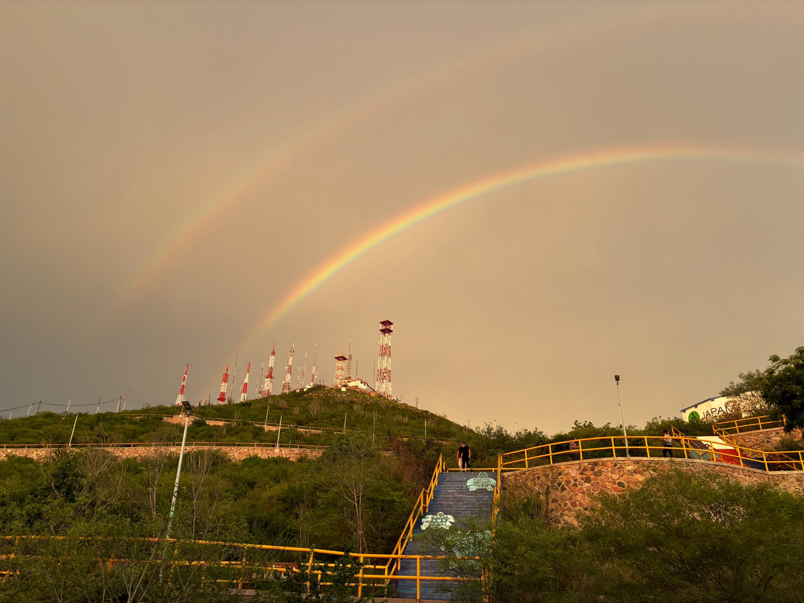 Arcoíris en el cielo de Los Mochis