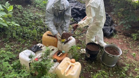 Aseguran seis áreas de almacenamiento de precursores químicos en Culiacán, Elota y Mocorito