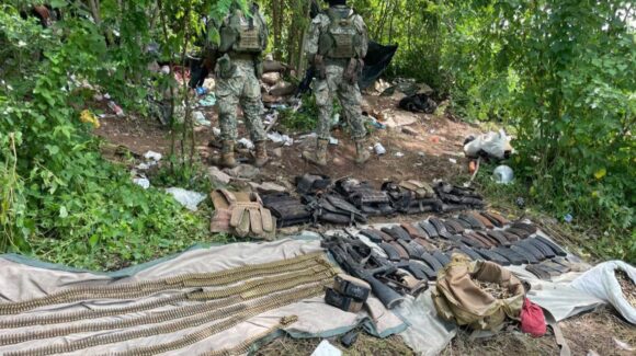 Grupo armado ataca a militares en Rosario; hay dos detenidos heridos y armamento asegurado