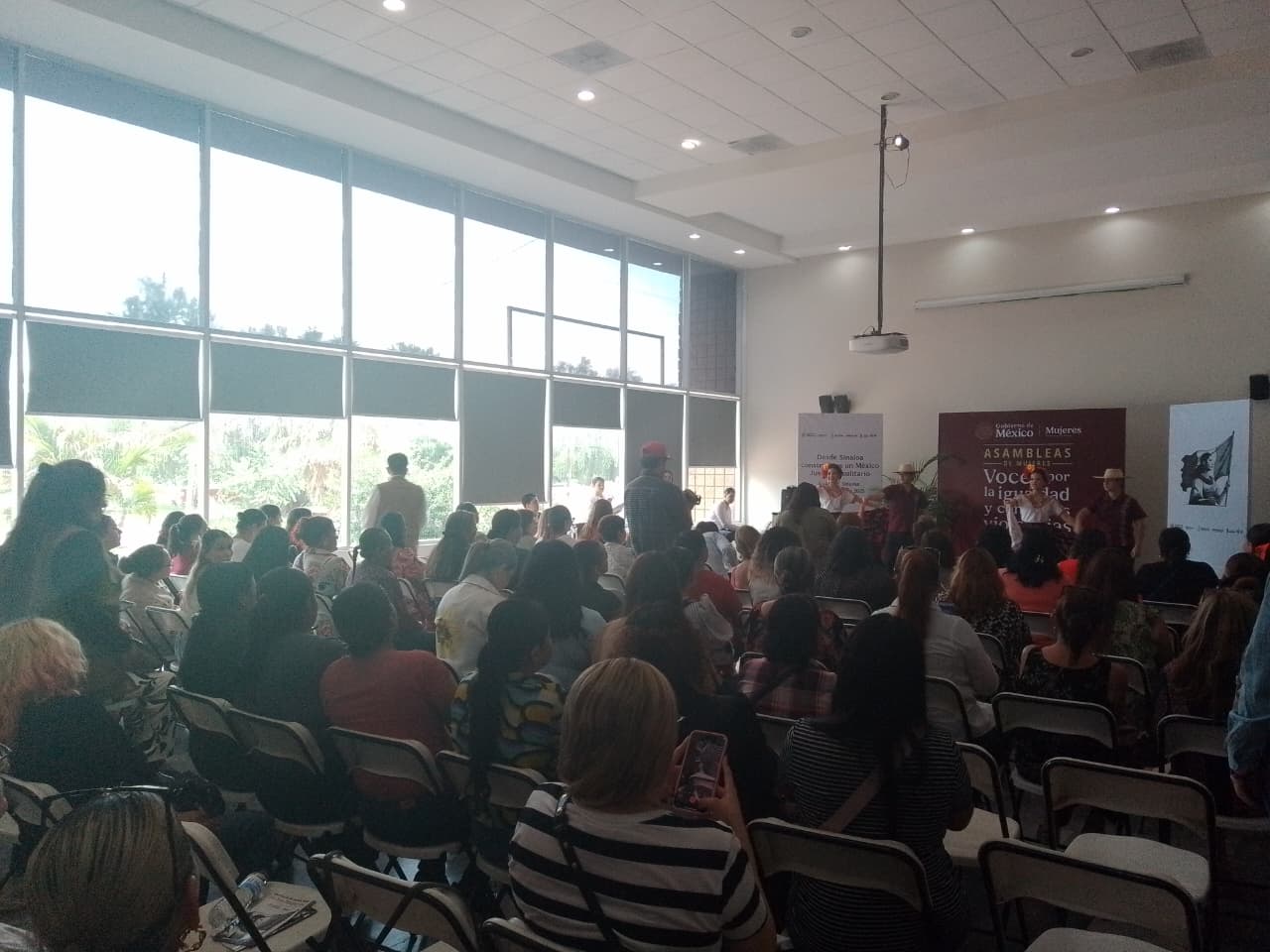 Asamblea de la Secretaría de Mujeres de Sinaloa en Guasave