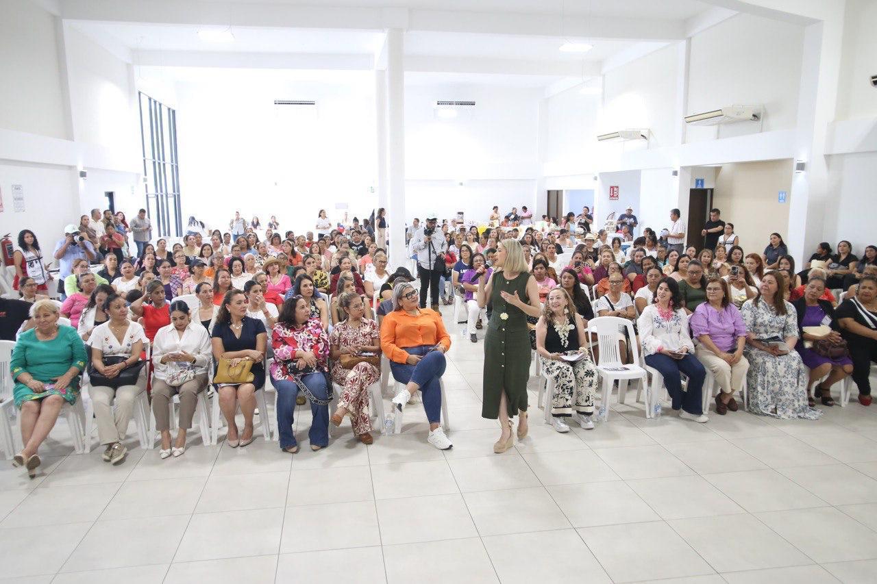 Asamblea "Voces por la igualdad y contra las violencias" en Mazatlán