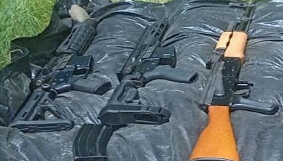 Guardia Nacional asegura armas largas y cargadores en Lomas de Tamazula, Culiacán