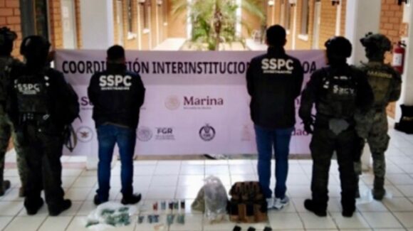 Tras reporte anónimo, aseguran droga, municiones y equipo táctico en Yebavito, Navolato