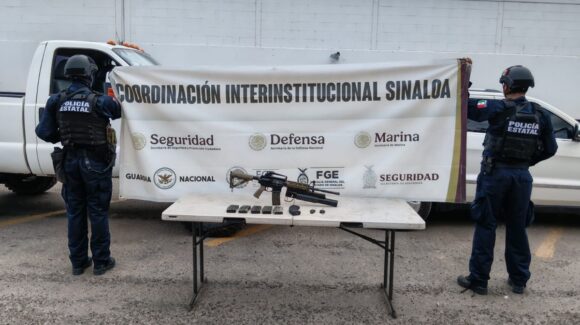 Lanzagranadas, rifles y una blindada aseguran en San Pedro, Navolato