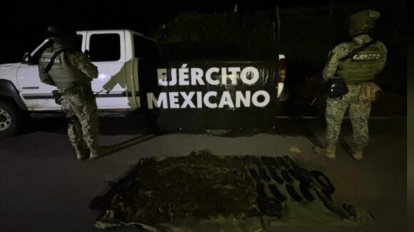 Aseguran un vehículo, armas y más de 500 cartuchos en Culiacán