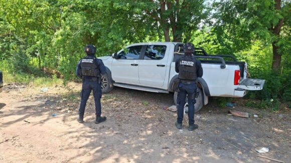 En distintos hechos, recuperan una camioneta y moto robadas en Culiacán y Navolato