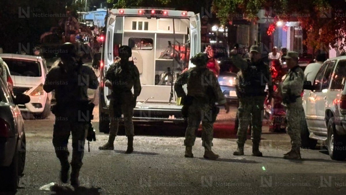 Militares atienden el reporte de un hombre herido de bala en la colonia Nakayama, en Culiacán