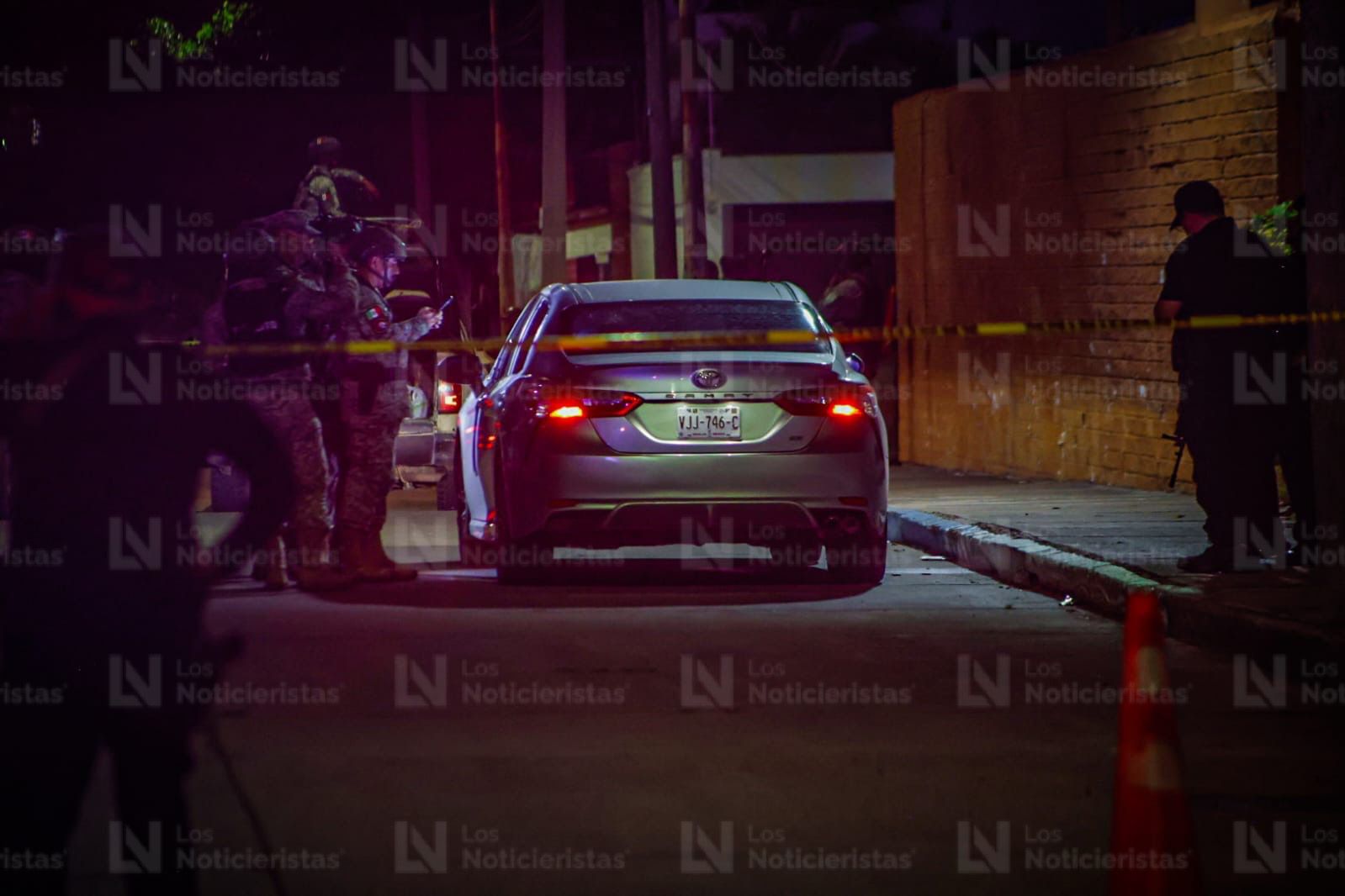 Auto con impactos de bala asegurado en la Chapultepec, Culiacán