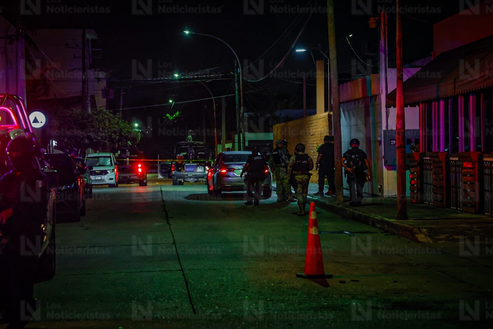 Auto con impactos de bala asegurado en la Chapultepec, Culiacán