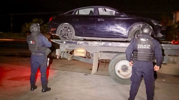 Auto robado en Angostura fue recuperado en Culiacán; estaba estacionado afuera de un motel