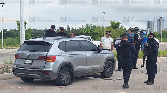 Confirma SSPE un presunto ‘robacarros’ detenido tras despojo y persecución a balazos en Culiacán