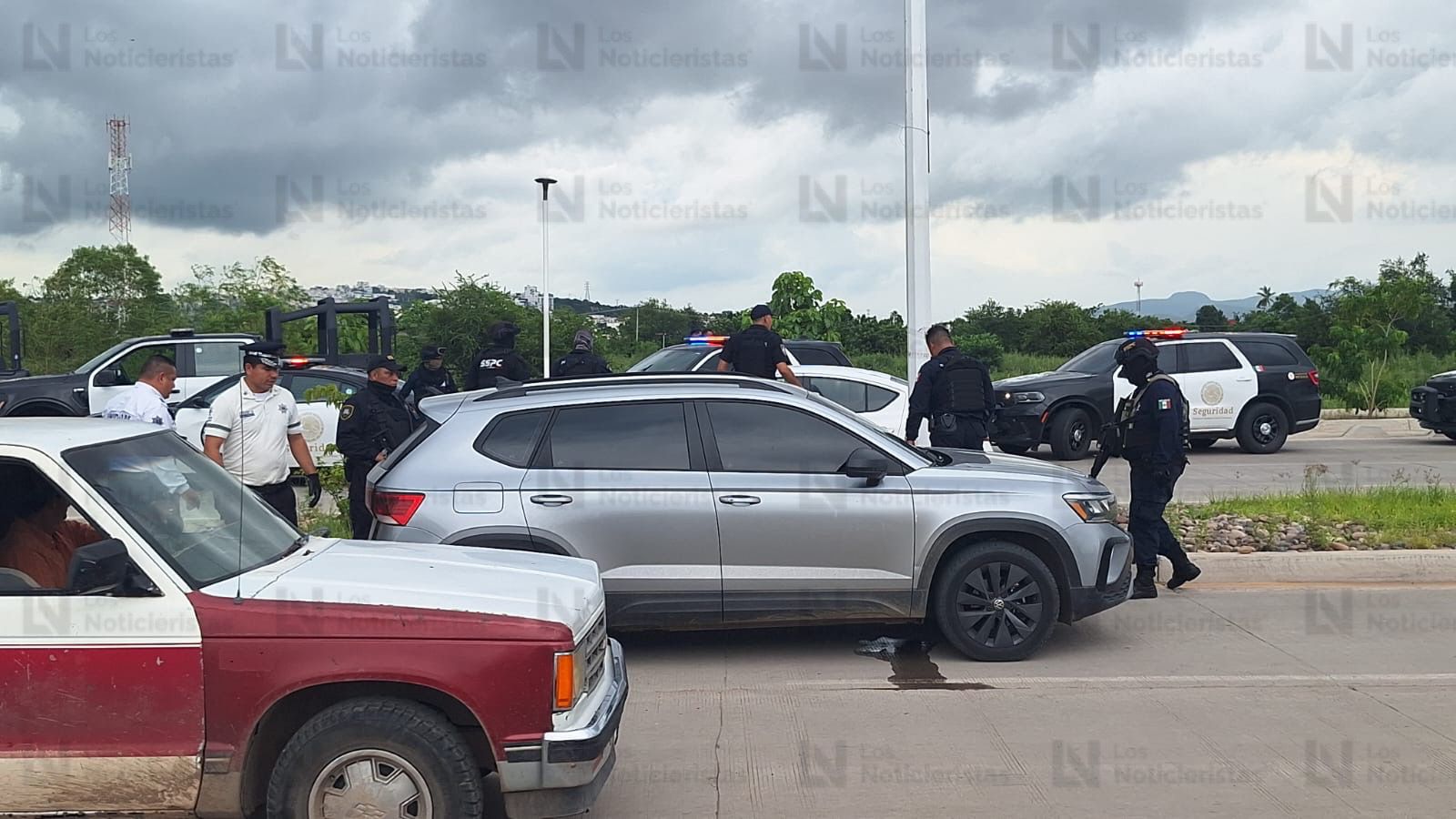 Aseguran una camioneta tras balacer al norte de Culiacán