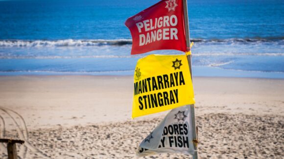 Alerta el Escuadrón Acuático de la SSPM corrientes de resaca en playas de Mazatlán