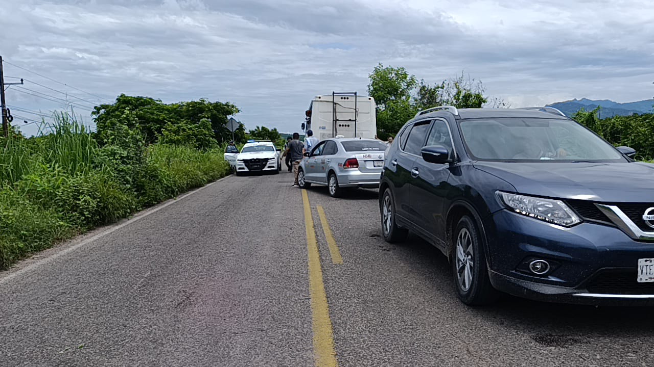 bloqueo carretera Escuinapa