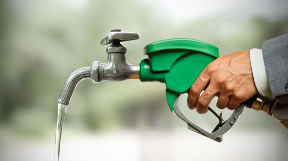¡Aguas con la gasolina adulterada! Cómo detectarla y proteger el motor de tu carro o camioneta