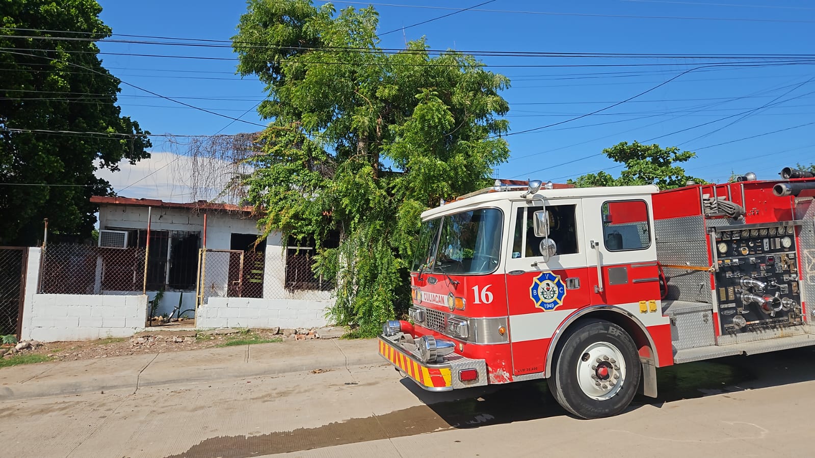 bomberos culiacan en vivienda incendiada