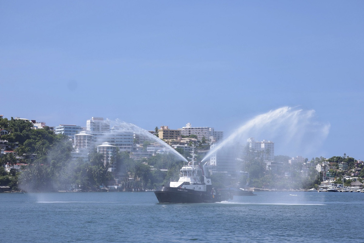 Buque de la Marina en Acapulco
