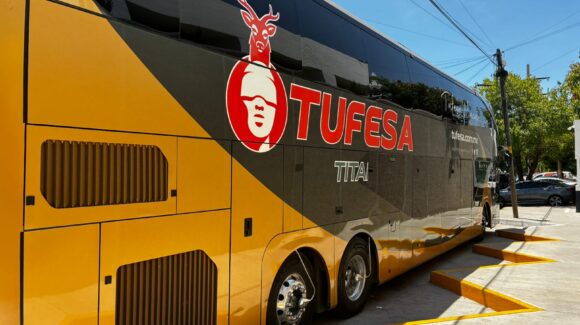 Detienen en Ahome a dos choferes de un autobús de pasajeros que transportaba fentanilo y heroína