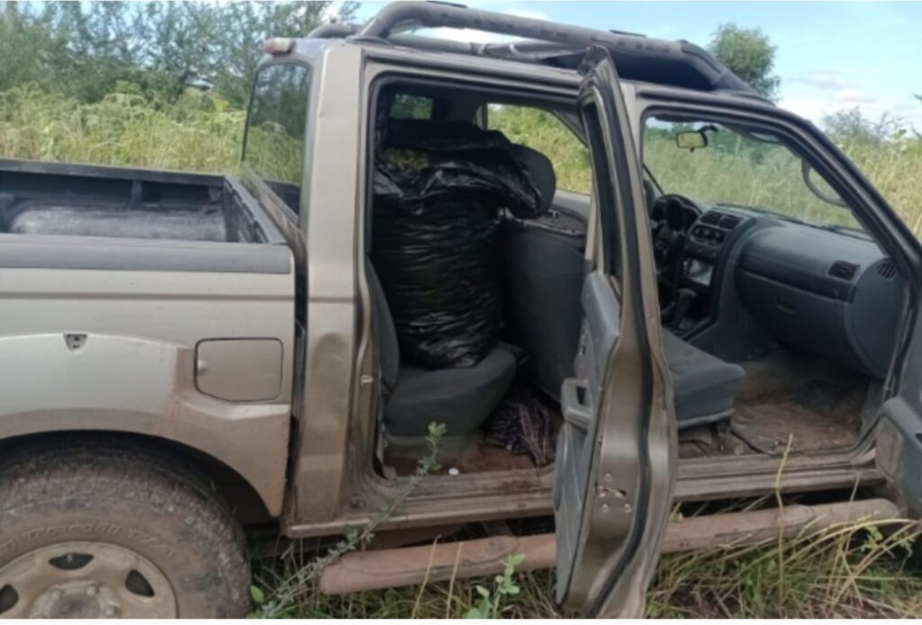 Vehículo asegurado en El Carrizal, Culiacán