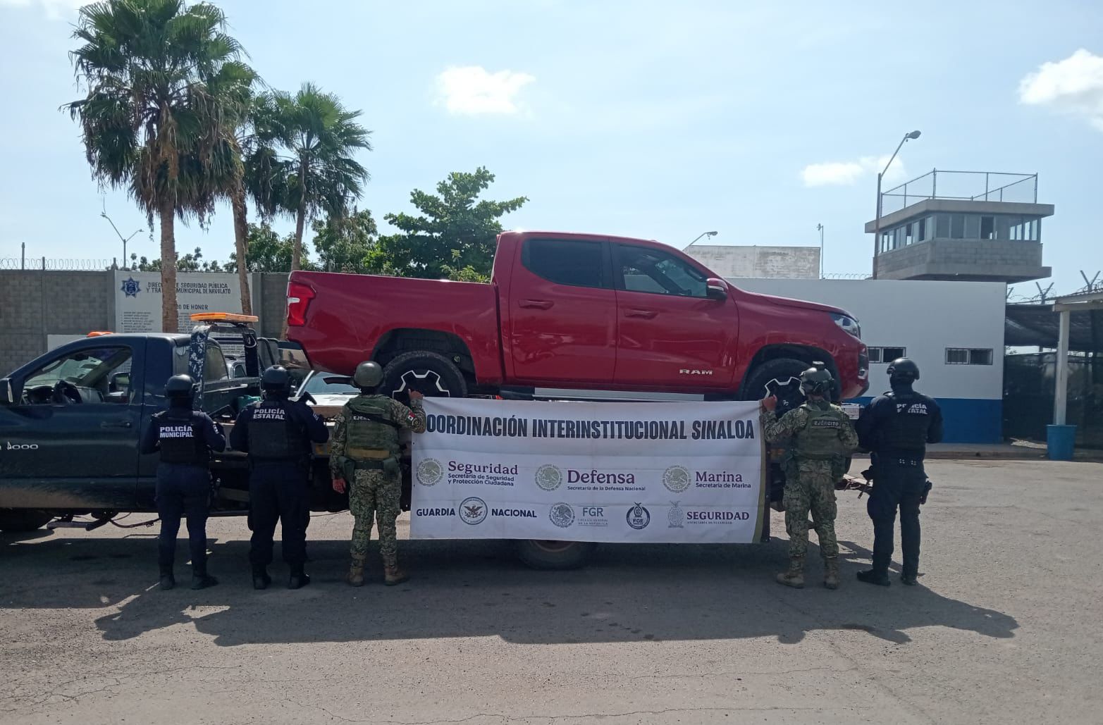 Camioneta robada en Navolato