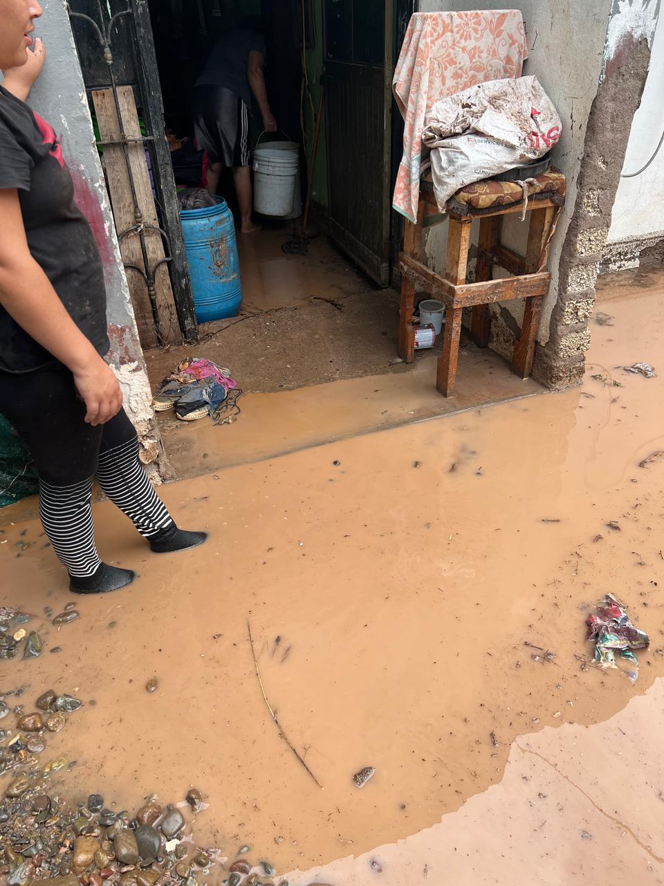 Casas inundadas en comunidades de Guasave