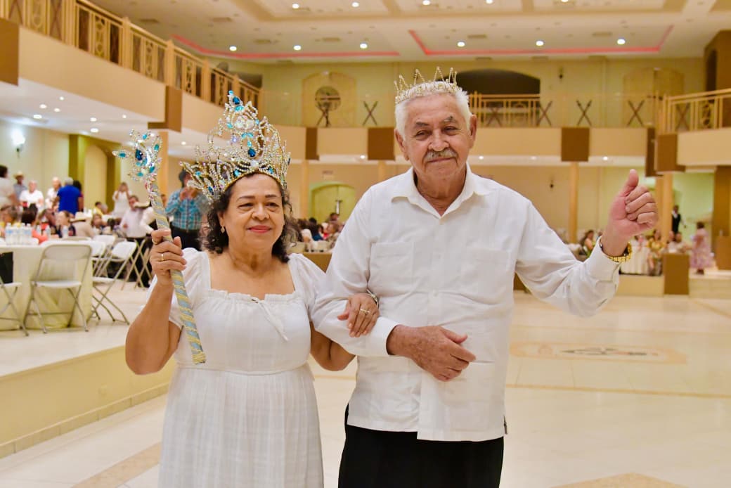 Celebran el Día del Abuelo en Salvador Alvarado