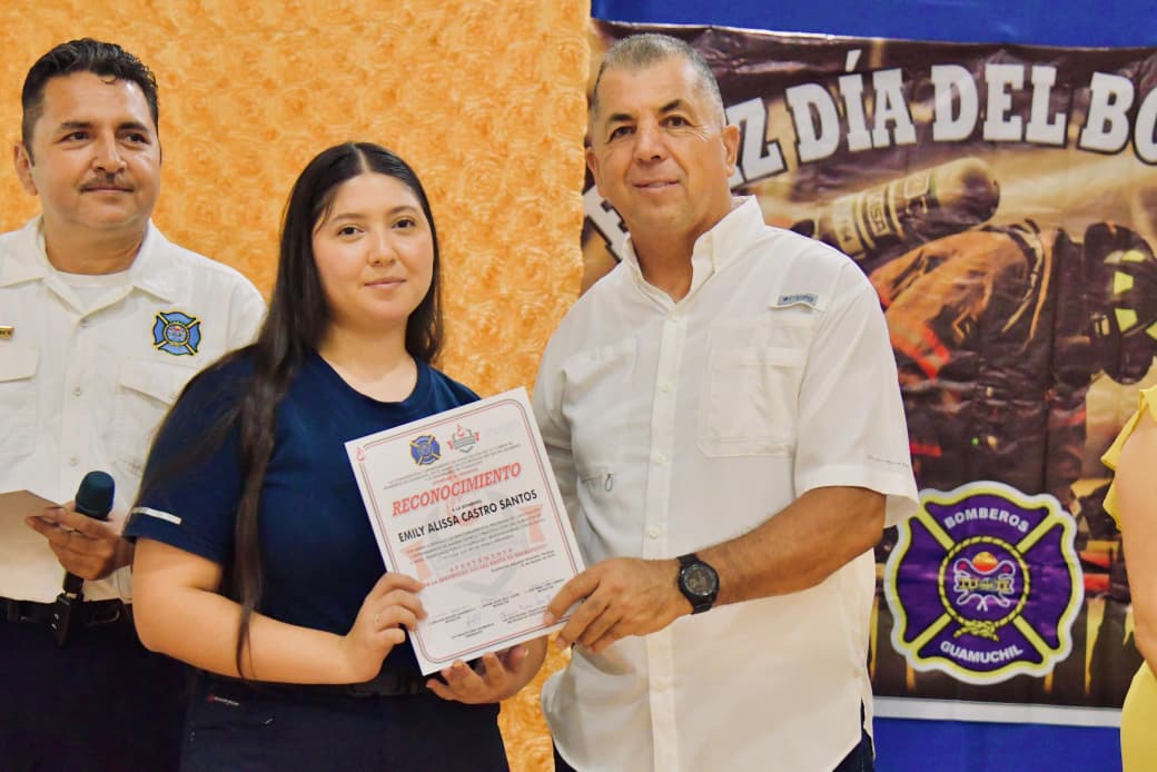 Festejo por el Día del Bombero en Salvador Alvarado