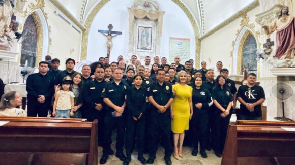 Alcaldesa de Salvador Alvarado reconoce la labor de los bomberos en su día
