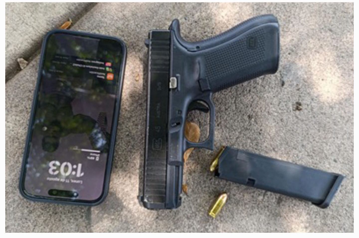 celulares y arma decomisados en Culiacan