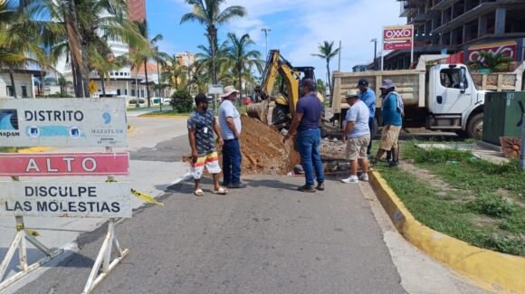 ¡Precaución! Reducen a un carril la Av. Sábalo-Cerritos por obras de agua potable en Mazatlán
