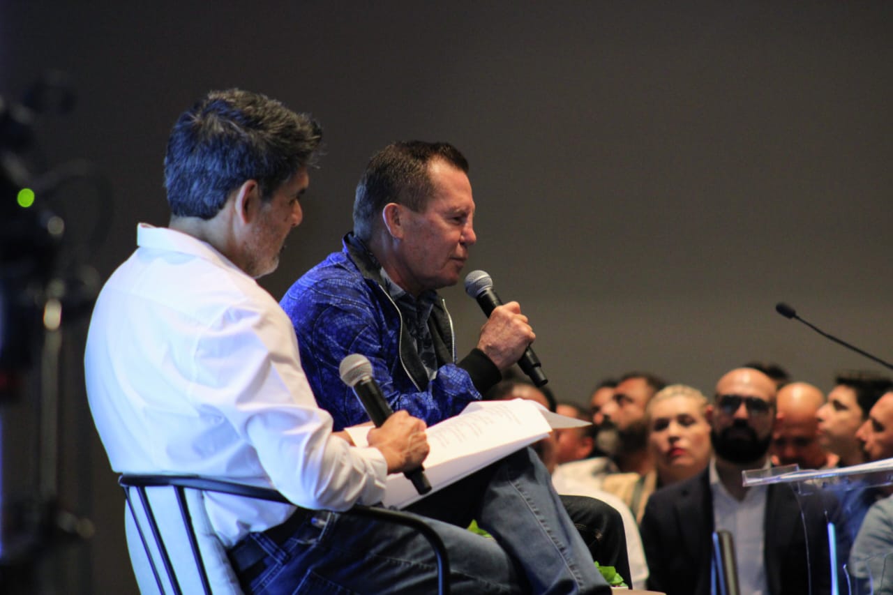 Julio César Chávez en evento de Grupo ARHE