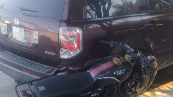 Choque de tres unidades en Guasave deja una persona lesionada