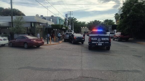 Se registra un choque cuádruple en la colonia Centro, en el municipio de Guasave